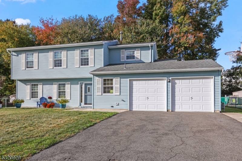 Howell Twp., NJ 07731,14 Cherry Bend Dr