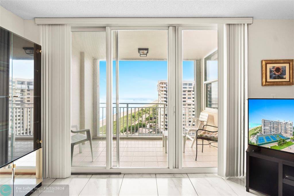 Lauderdale By The Sea, FL 33308,5200 N Ocean Blvd  #1203