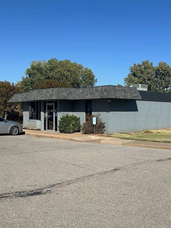 Clinton, OK 73601,517 S 30th Street