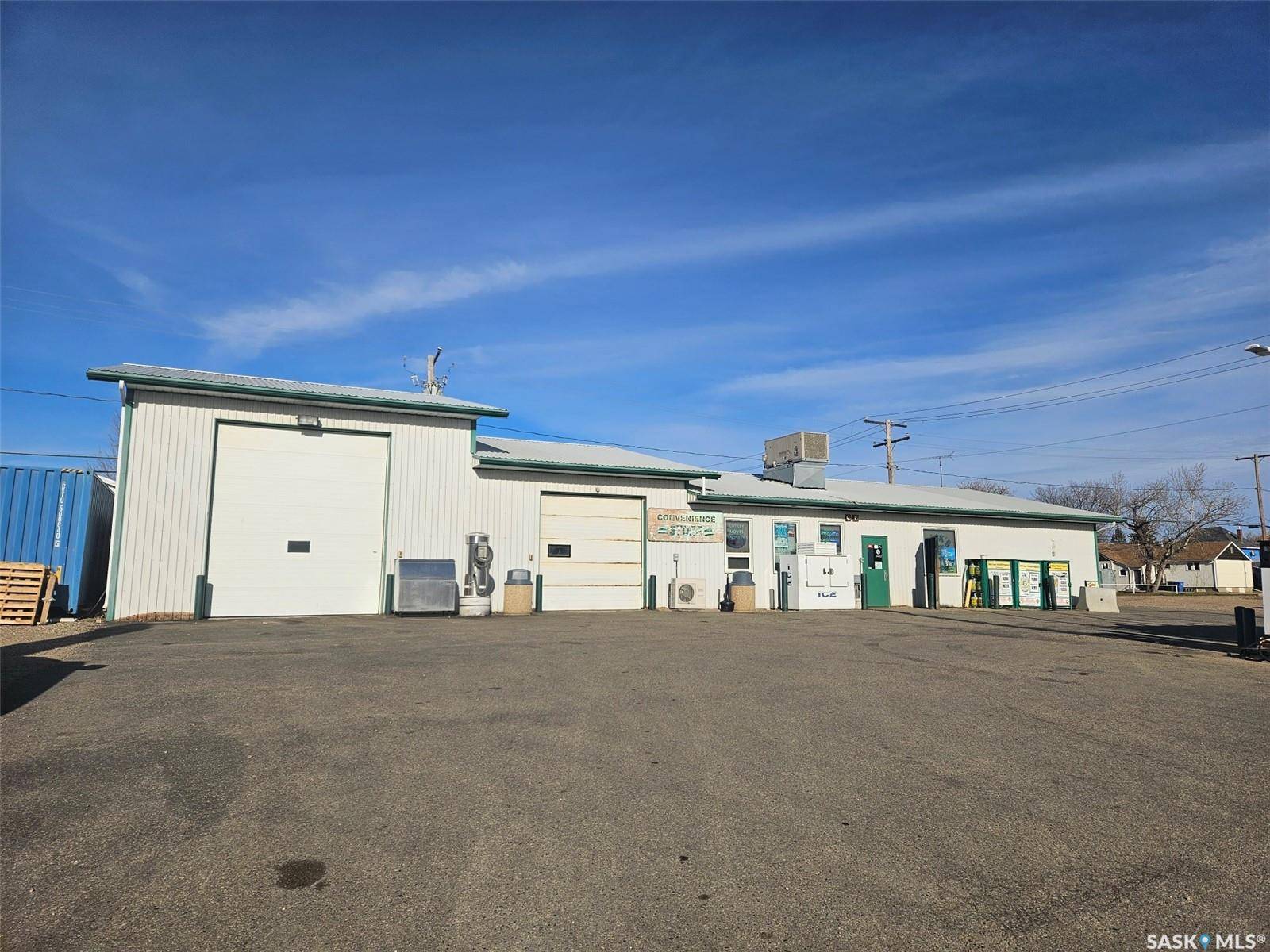 Oxbow, SK S0C 2B0,512 & 602 Railway AVENUE