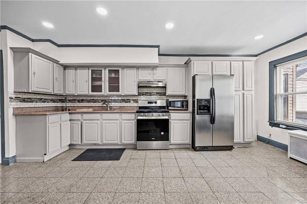 Jamaica, NY 11433,17210 111th AVE