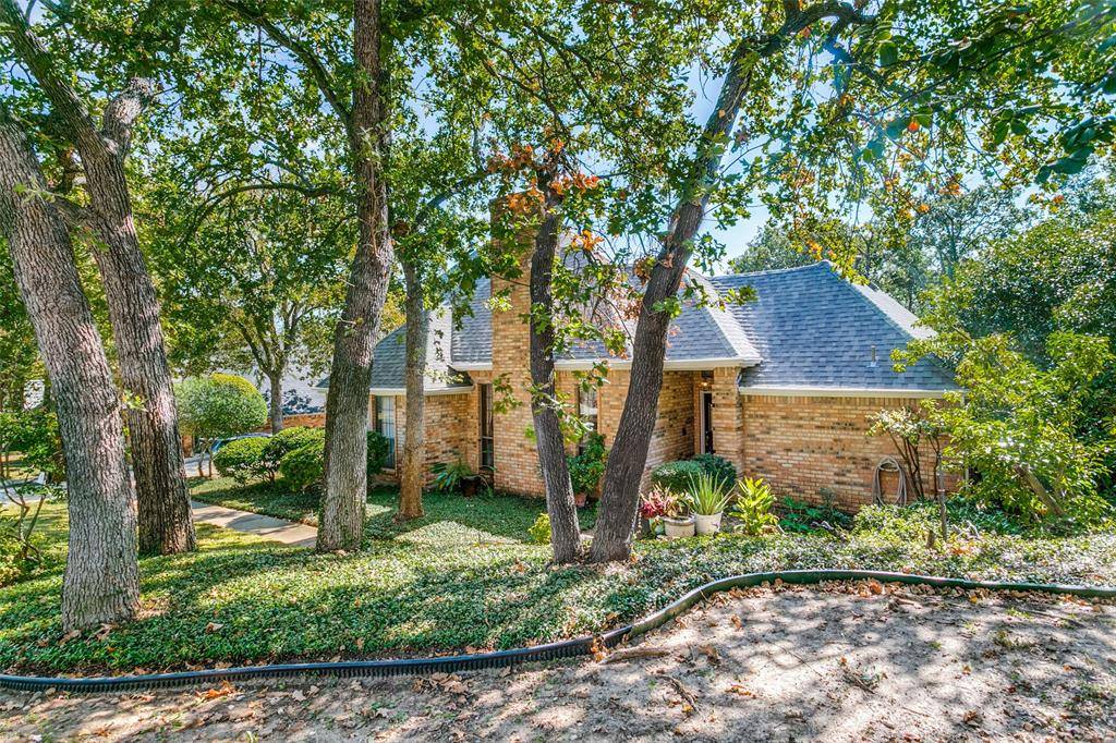 Bedford, TX 76021,832 Shady Lake Drive