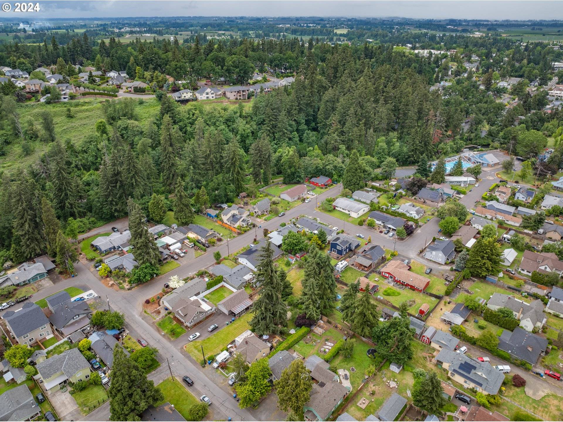 Silverton, OR 97381,cowing