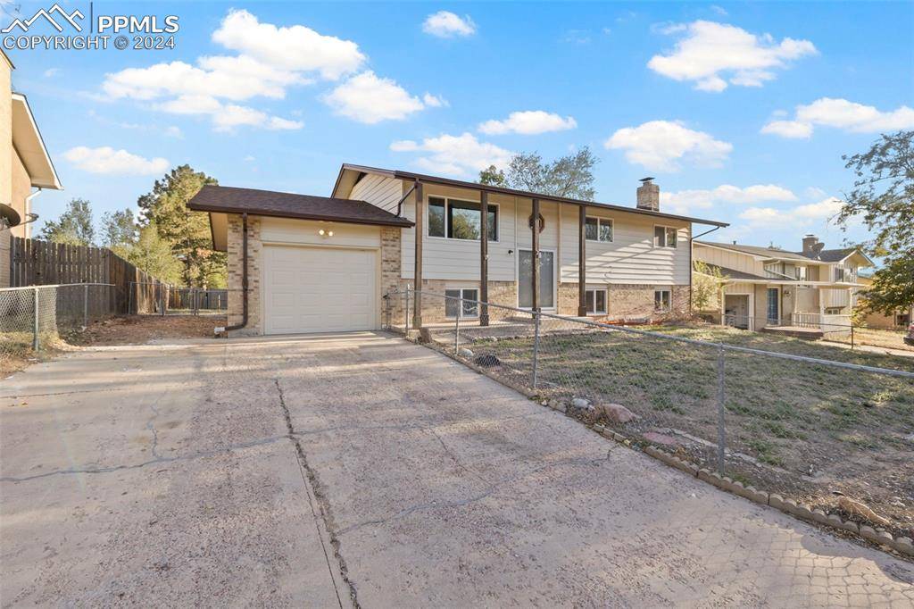 Colorado Springs, CO 80911,621 Rowe LN