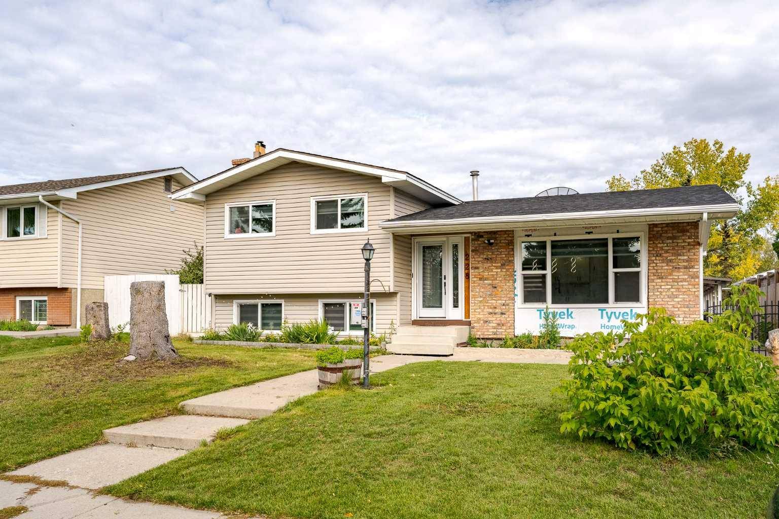 Calgary, AB T1Y1K9,228 Pinecrest CRES NE