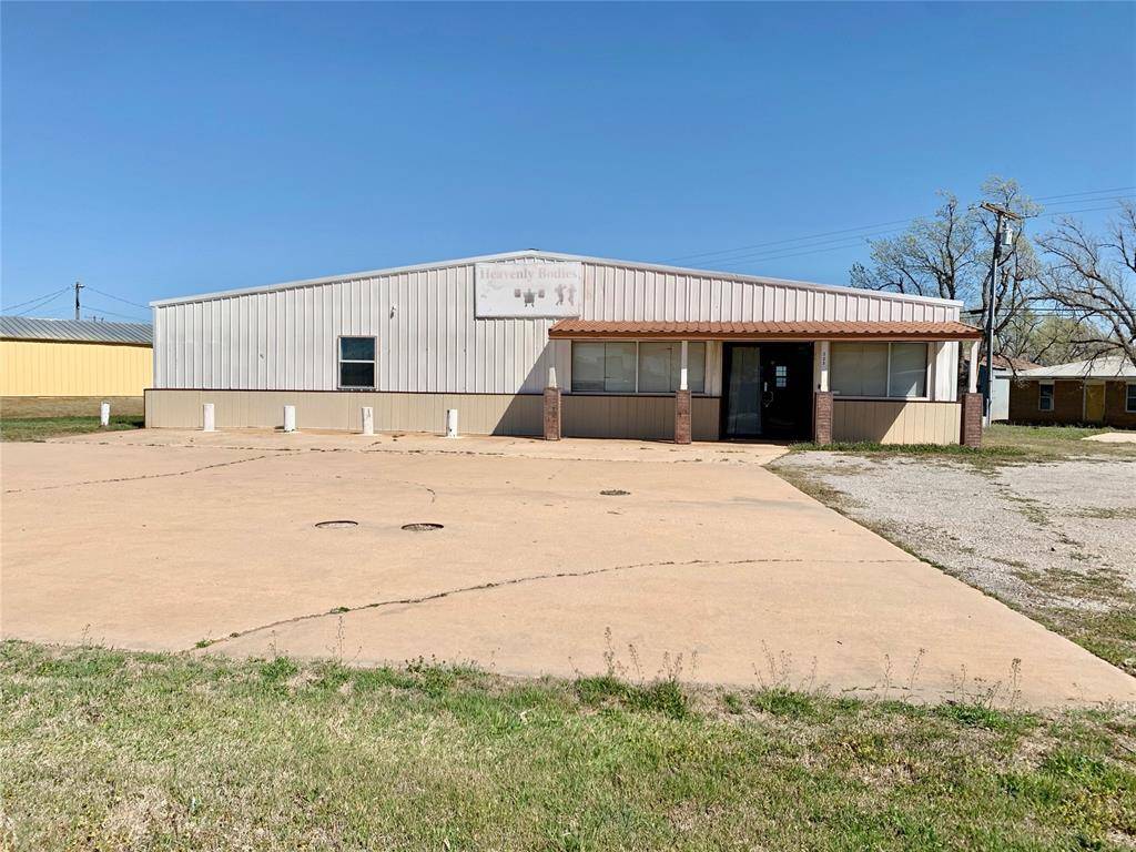 Burns Flat, OK 73647,221 S Highway 44