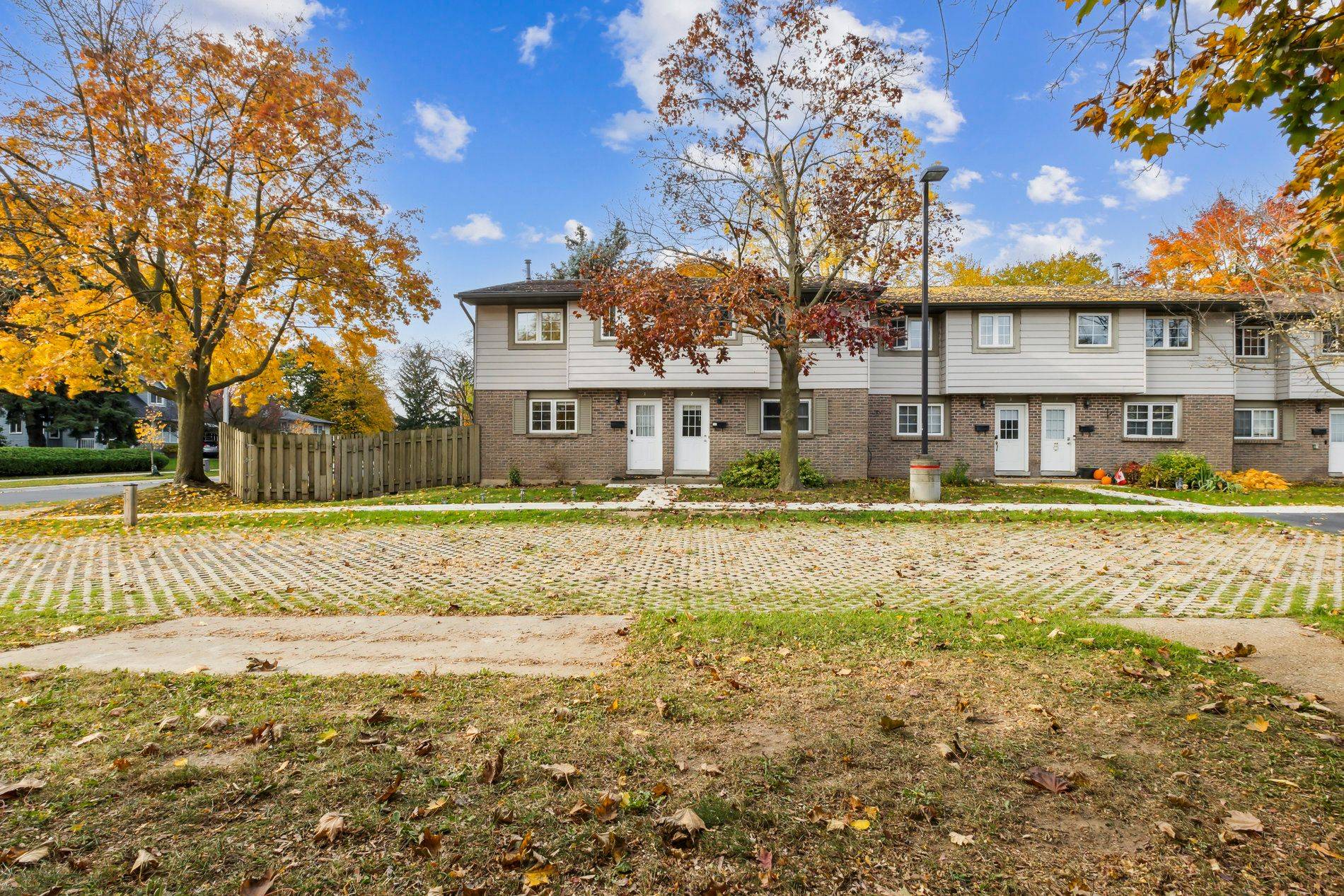 Kitchener, ON N2A 2H5,294 Fergus AVE #2