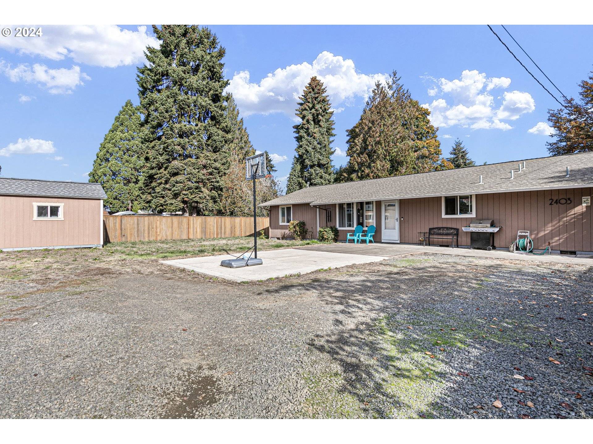 Eugene, OR 97402,2403 W IRWIN WAY