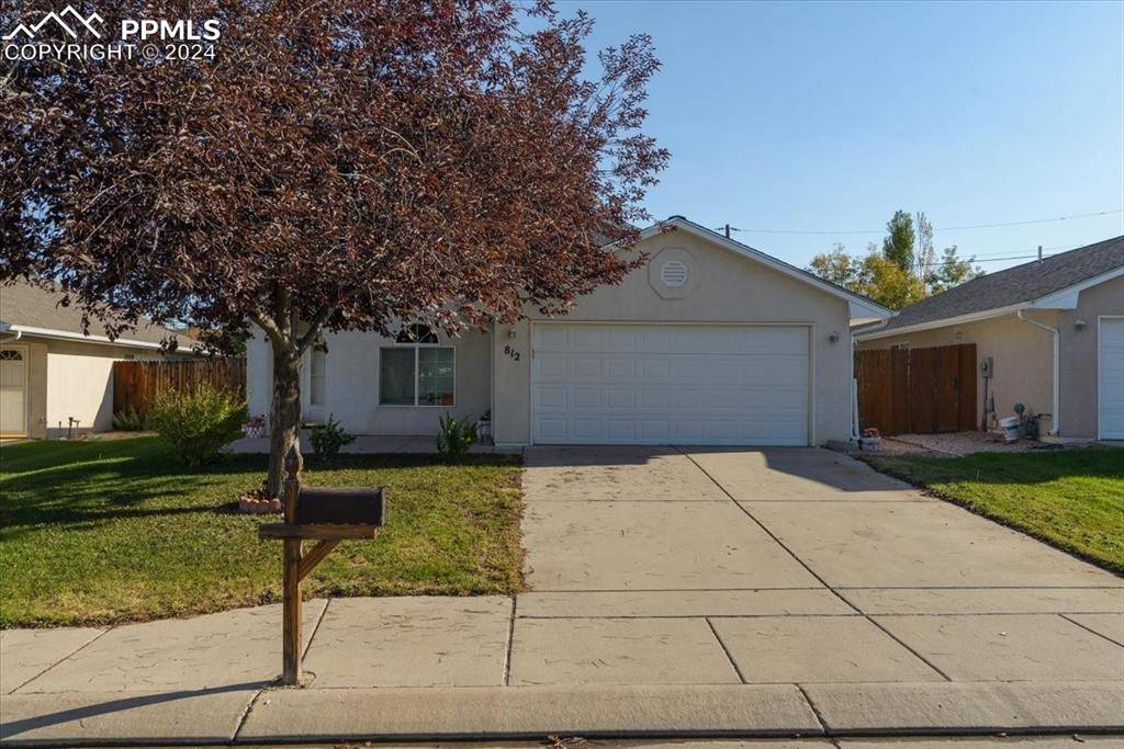 Pueblo, CO 81005,812 Ardath LN