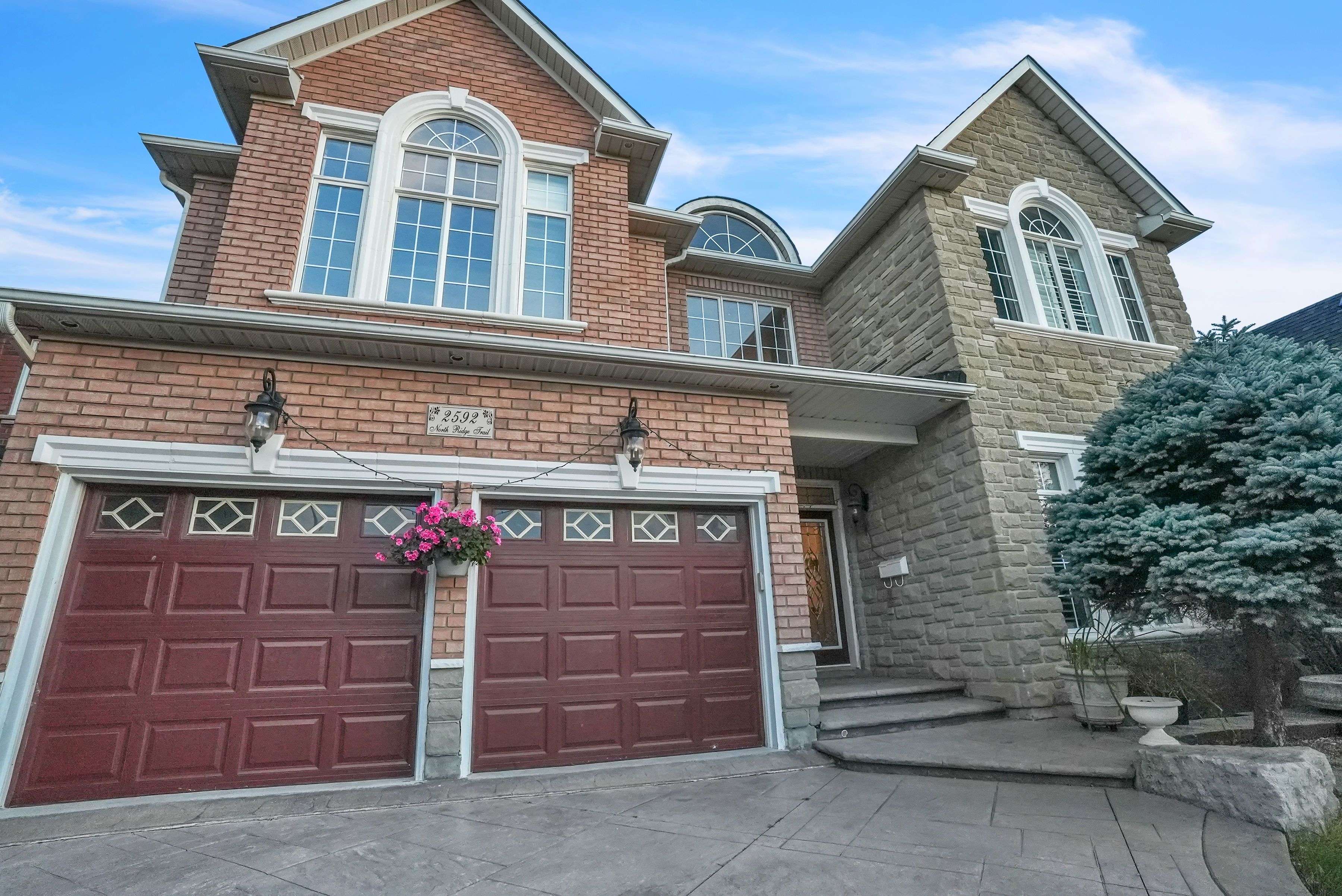 Oakville, ON L6H 7L5,2592 North Ridge TRL