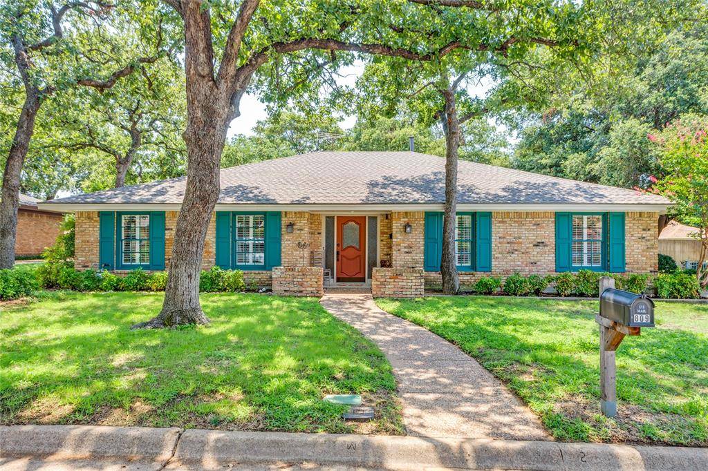 Hurst, TX 76053,809 Mountain Terrace