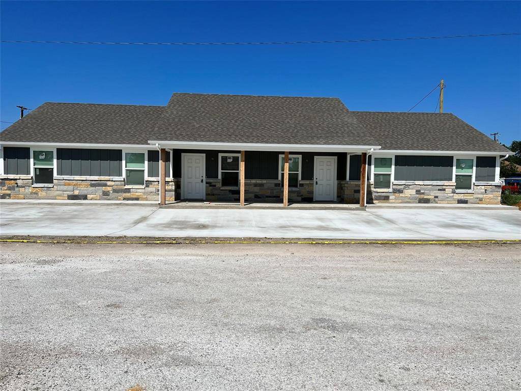 Itasca, TX 76055,109,111 S FRONT Street