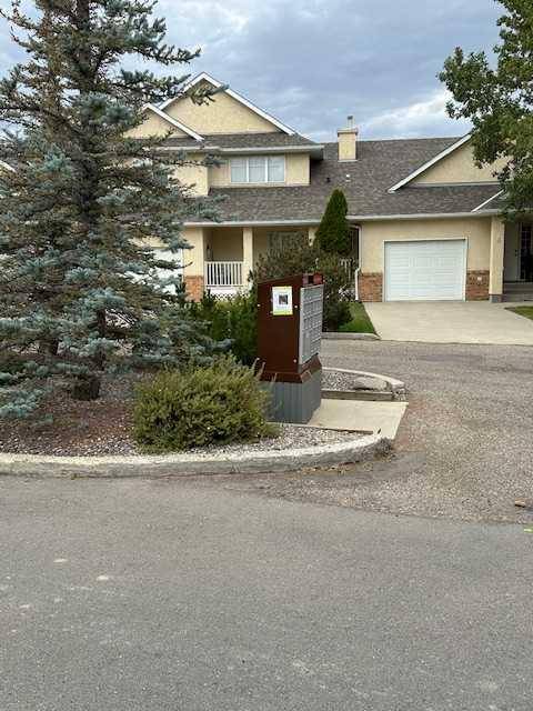 Lethbridge, AB T1J 4T7,565 Highlands BLVD W #20