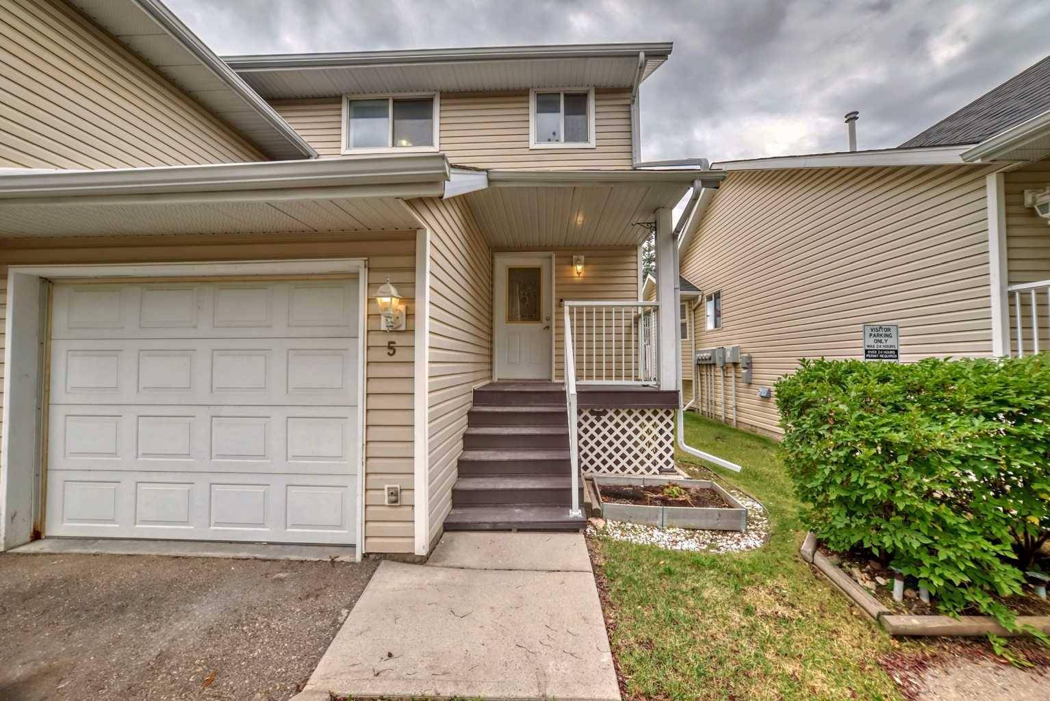 Airdrie, AB T4B 2L4,567 Edmonton TRL NE #5