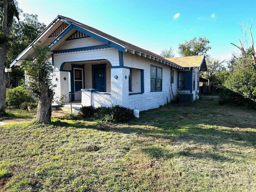 Santa Anna, TX 76878,204 Bowie Street