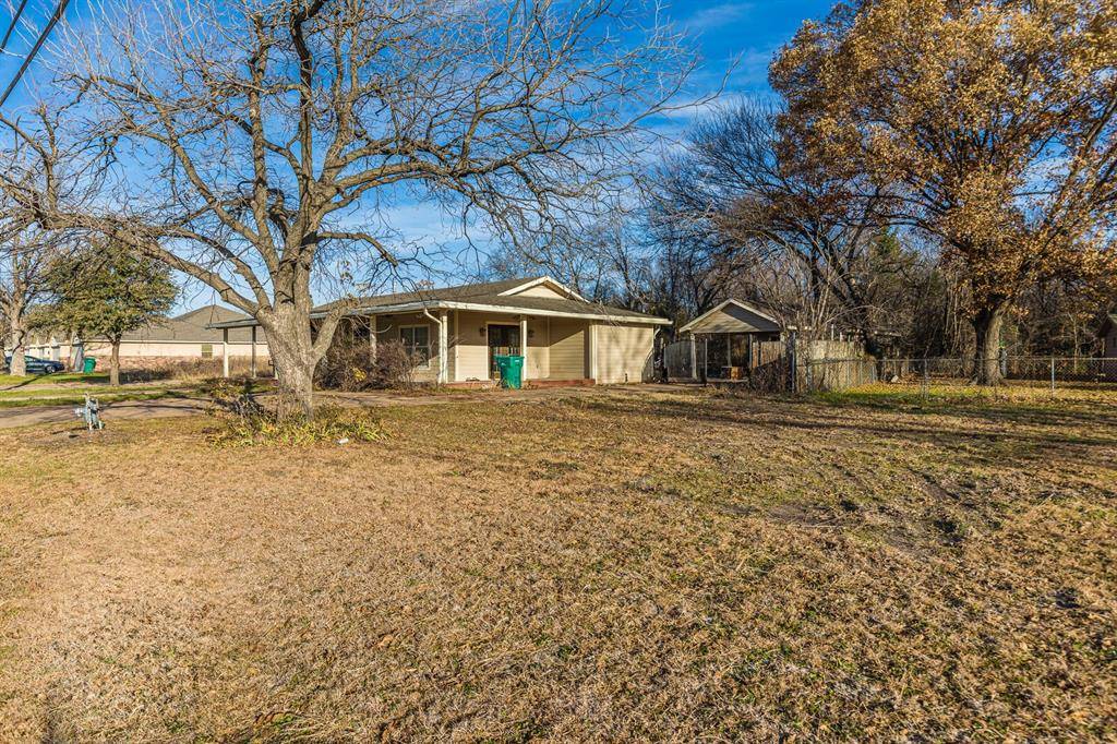 Lacy Lakeview, TX 76705,109 E Frost Street