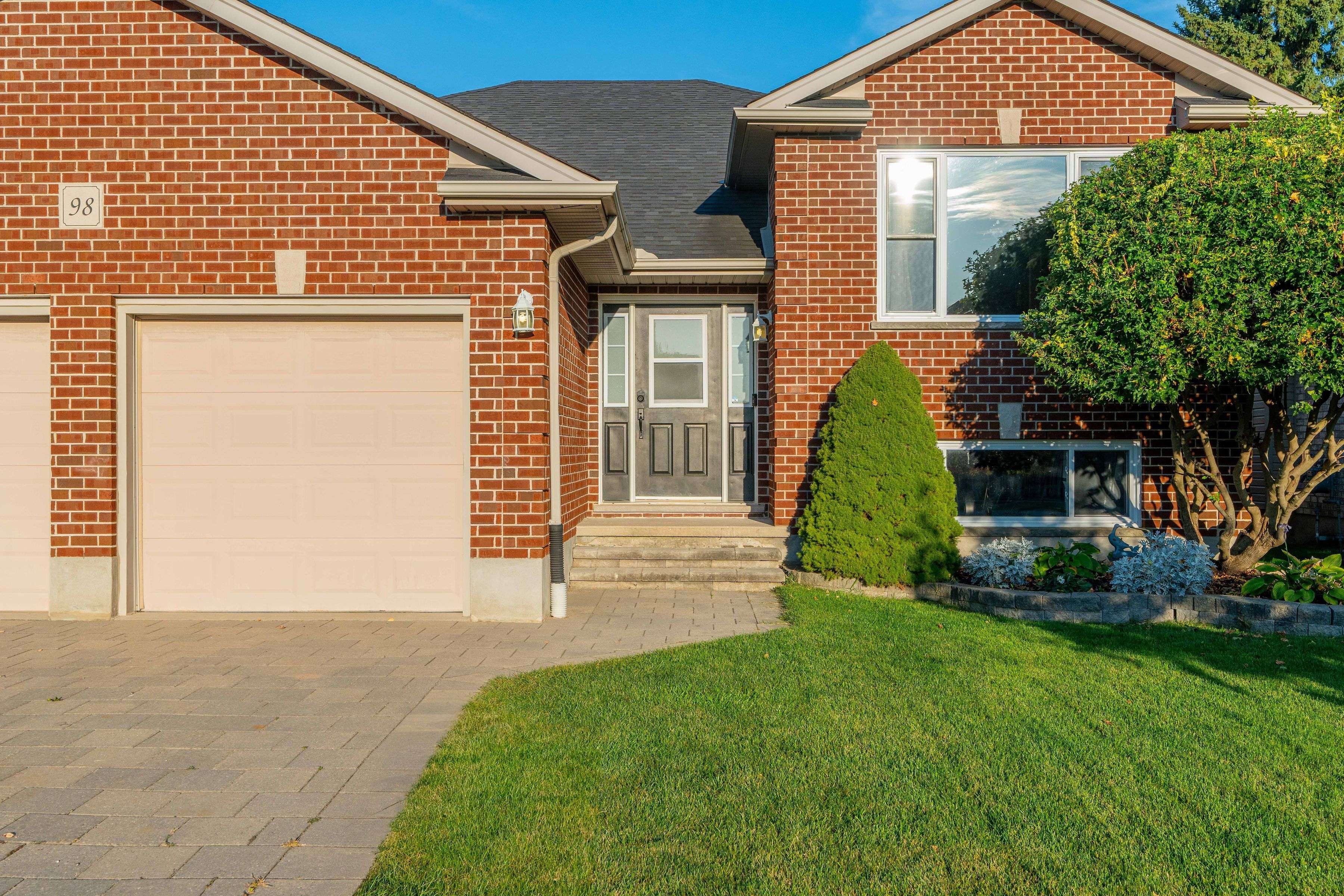 Strathroy-caradoc, ON N7G 4K9,98 Laura LN