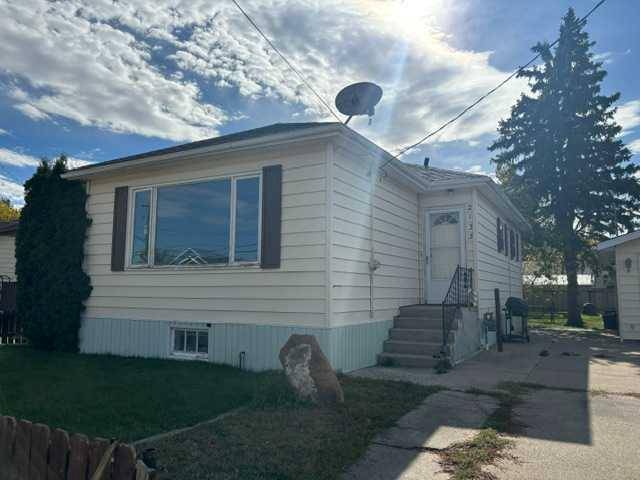 Coaldale, AB T1M 1J1,2133 21 AVE