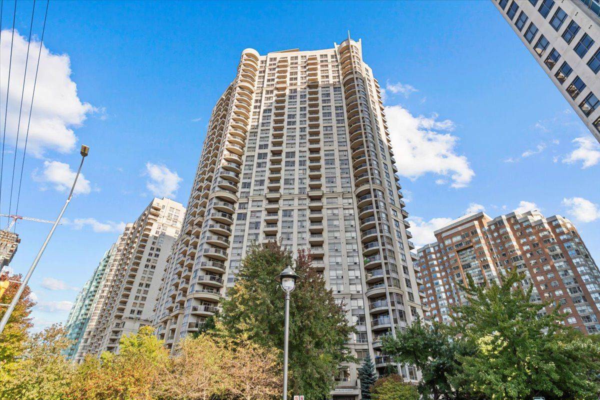 Mississauga, ON L5B 4P9,310 Burnhamthorpe RD W #2410