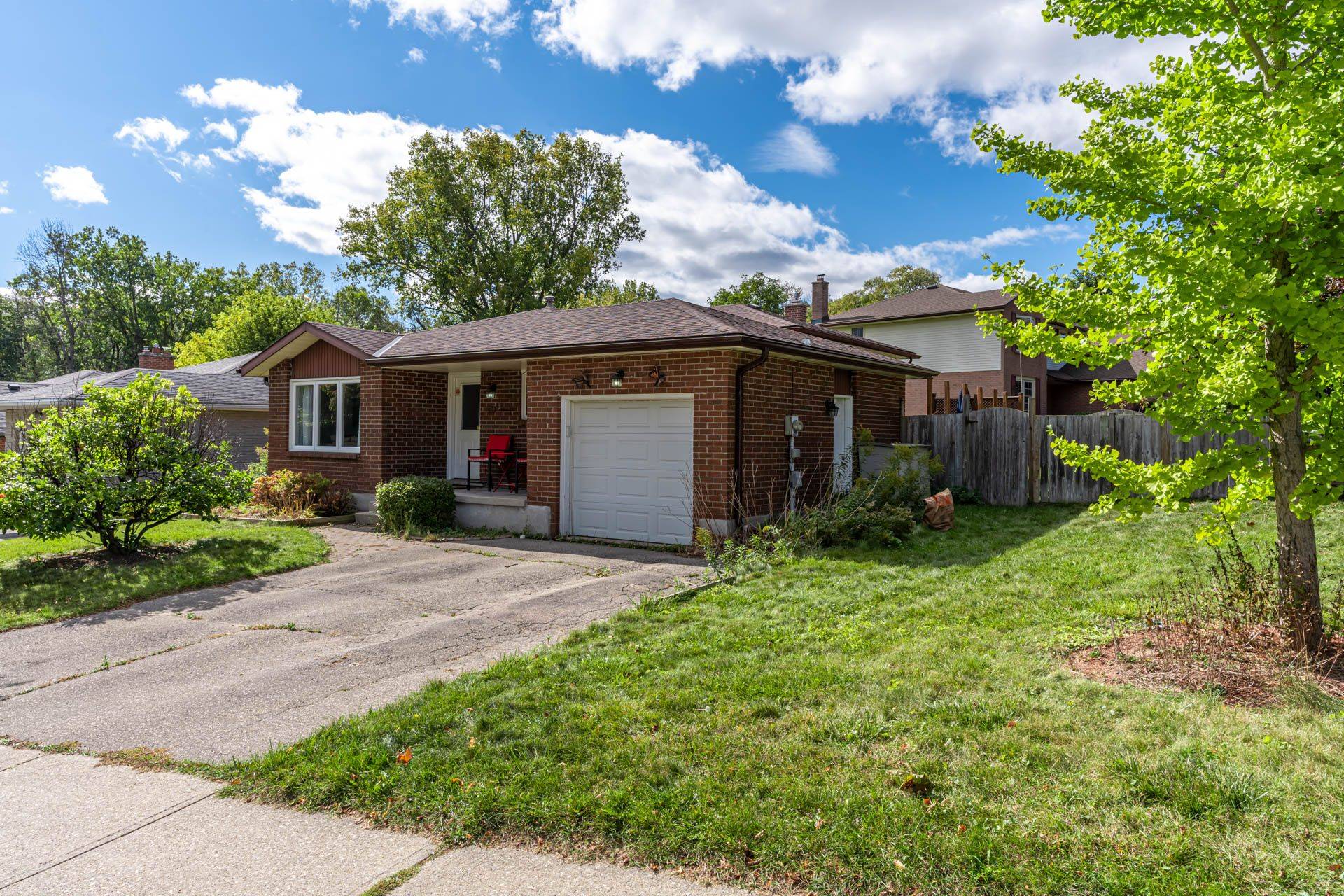 Kitchener, ON N2R 1M6,109 Biehn DR