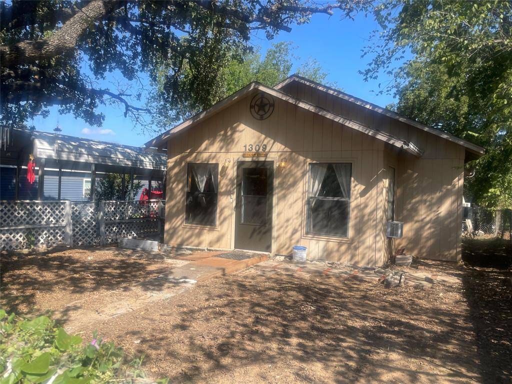 Graham, TX 76450,1309 Blewett Street