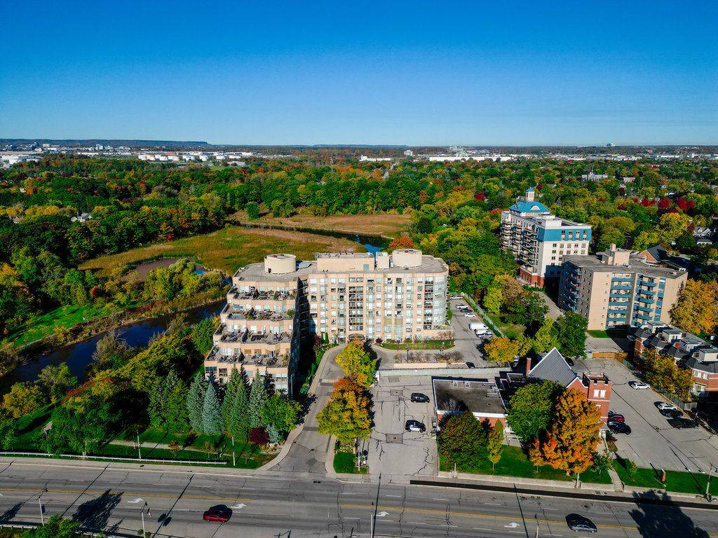 Oakville, ON L6L 6L9,2511 Lakeshore RD W #810