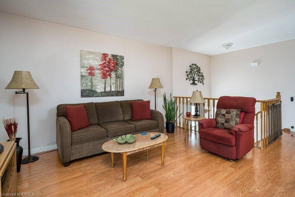 Deseronto, ON K0K 1X0,115 PEARL ST ST