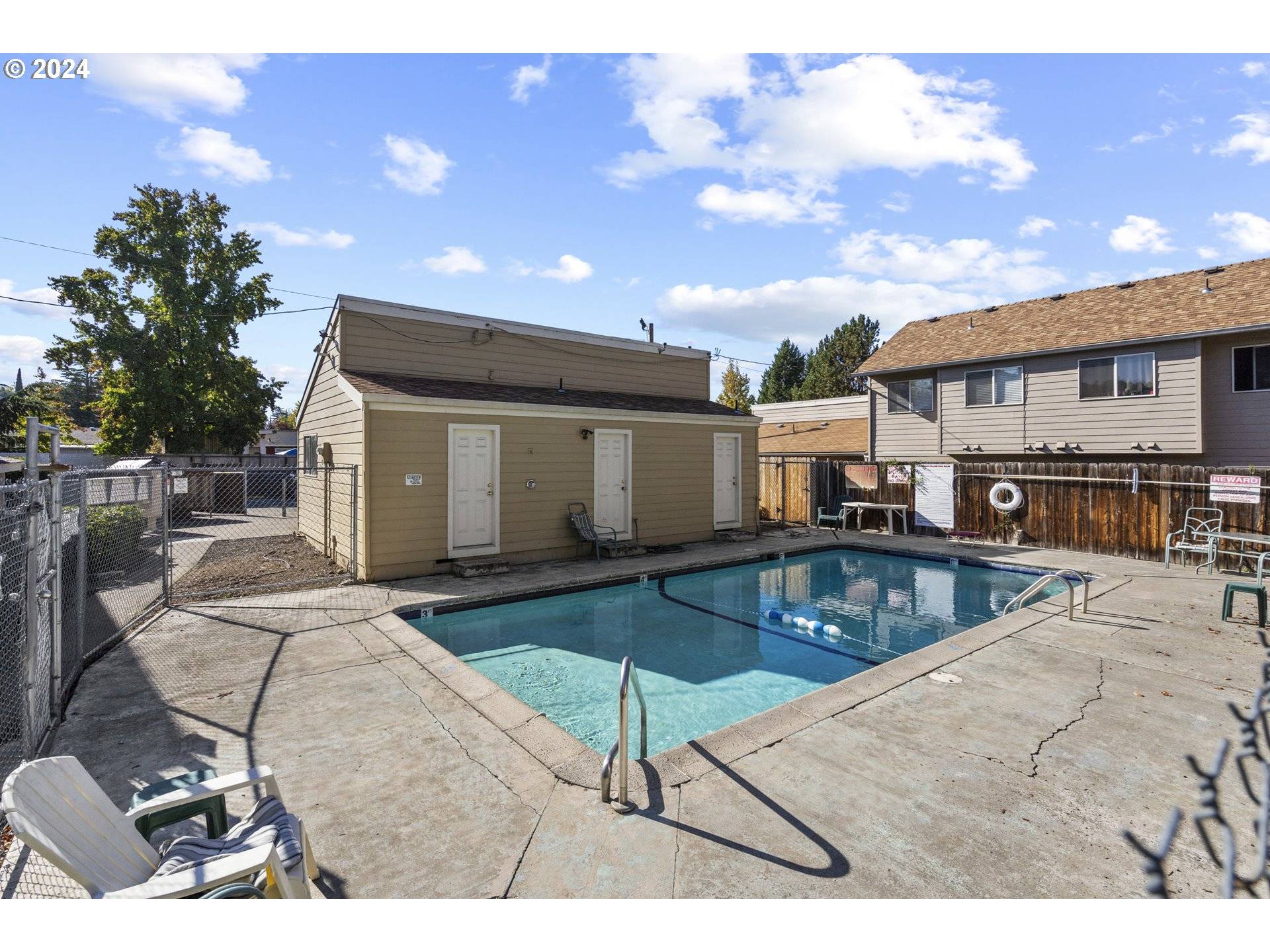 Medford, OR 97504,1800 CRATER LAKE AVE #22