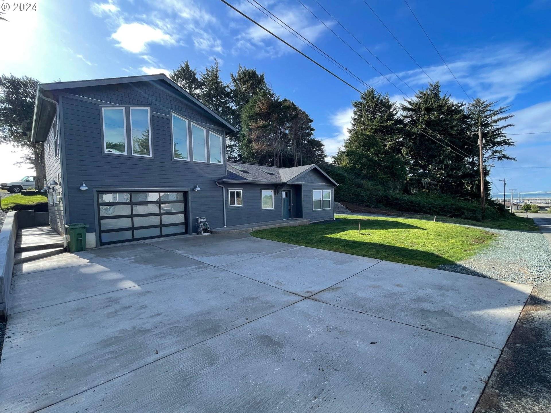 Bandon, OR 97411,720 Caroline ST SE