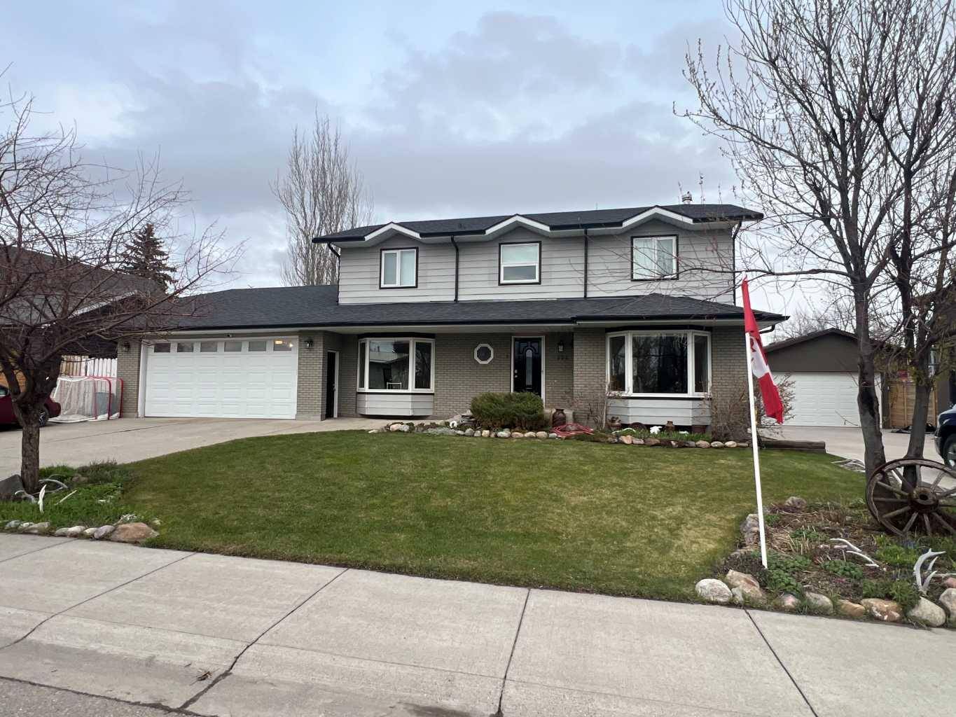 Cardston, AB T0k 0K0,252 7 ST W