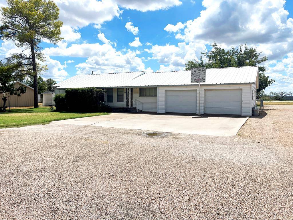 Robert Lee, TX 76945,1109 W 11th St