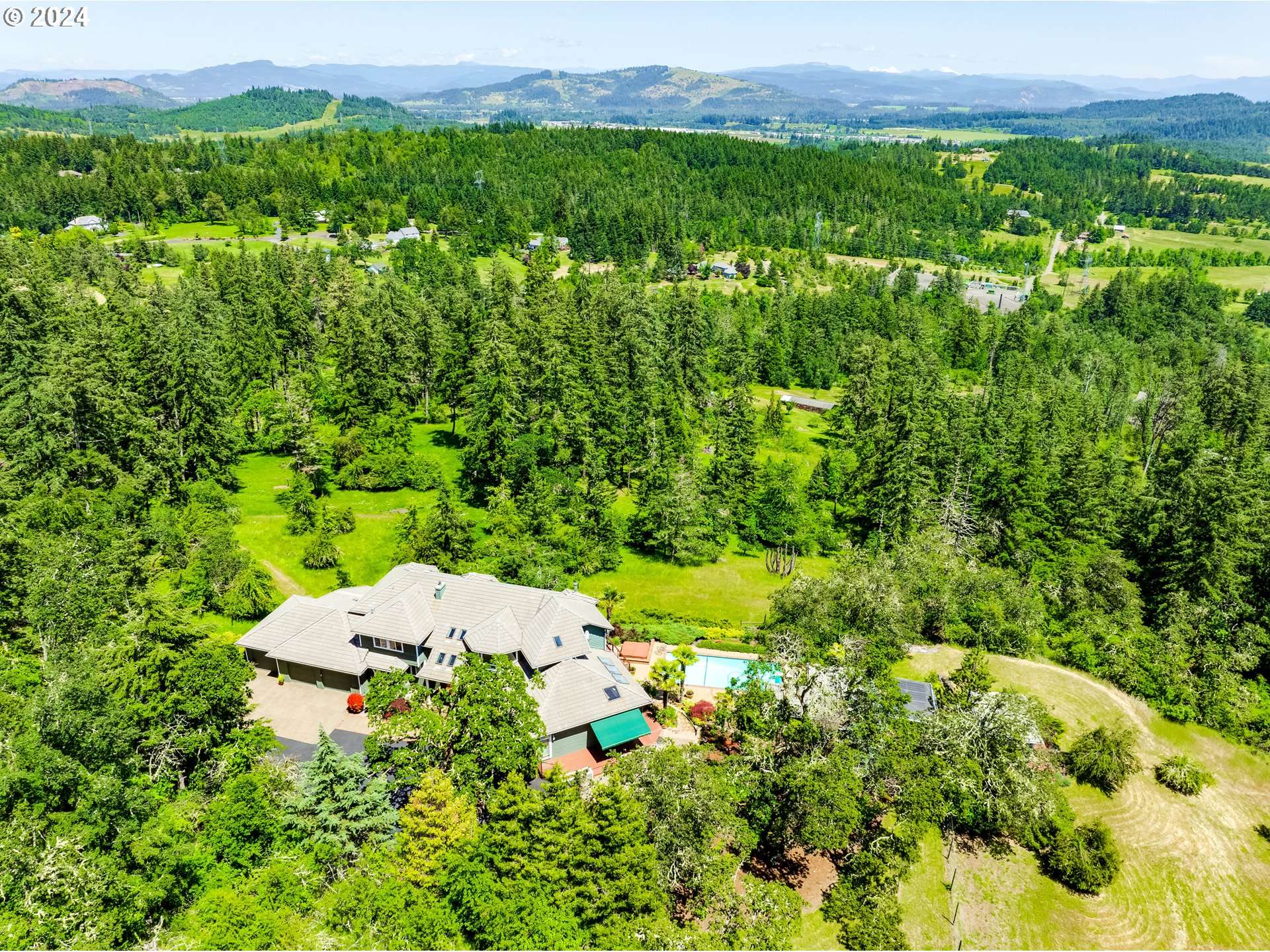 Eugene, OR 97405,85290 RIDGETOP DR