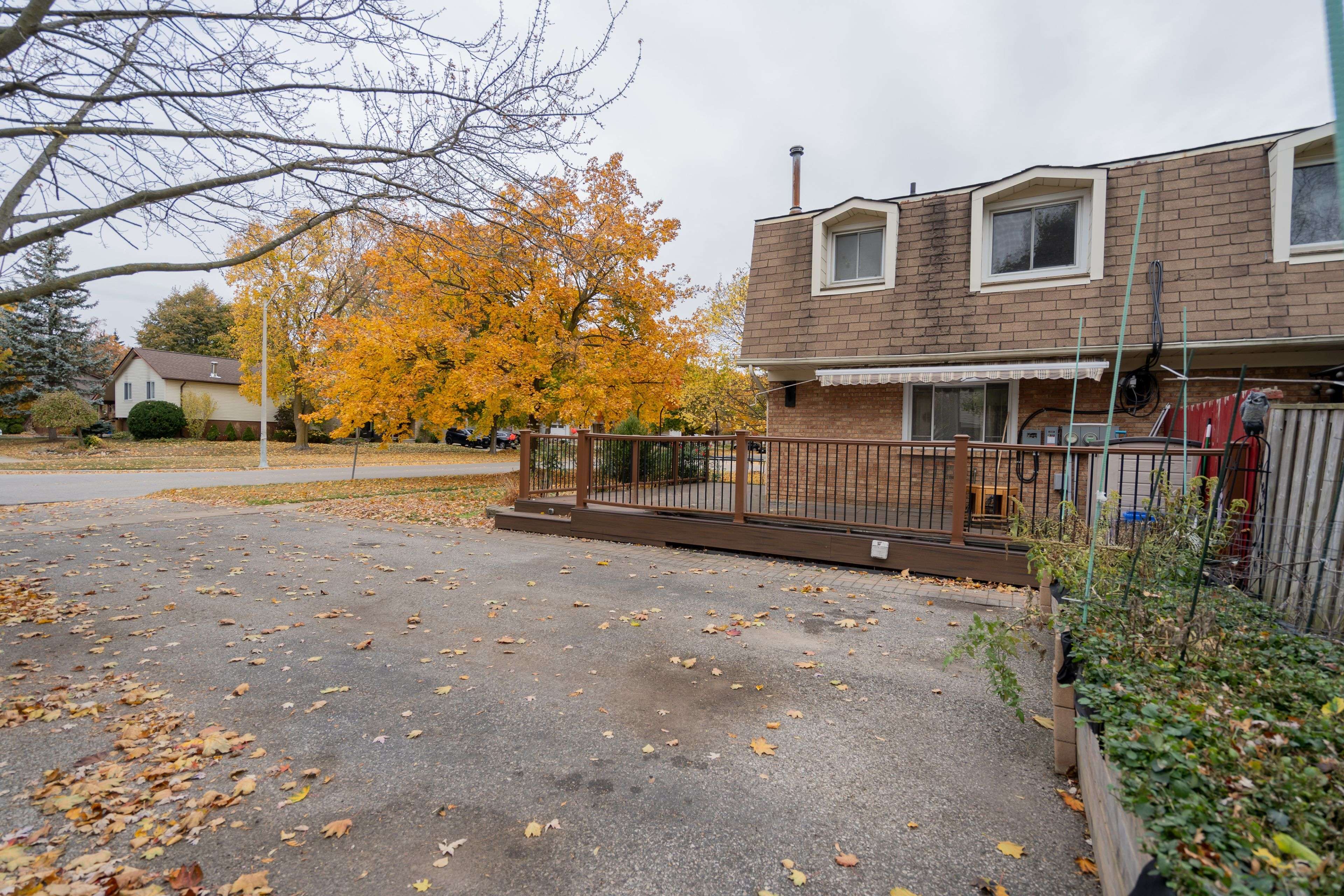 Kitchener, ON N2A 2T9,5 Manor DR