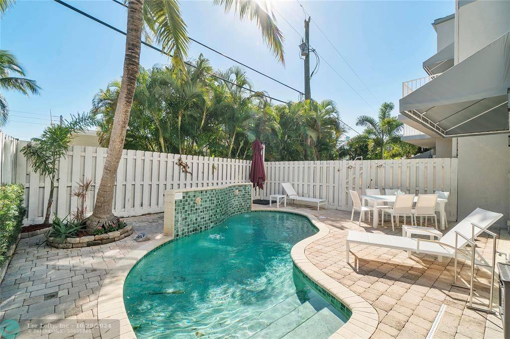 Lauderdale By The Sea, FL 33308,4218 Seagrape Dr