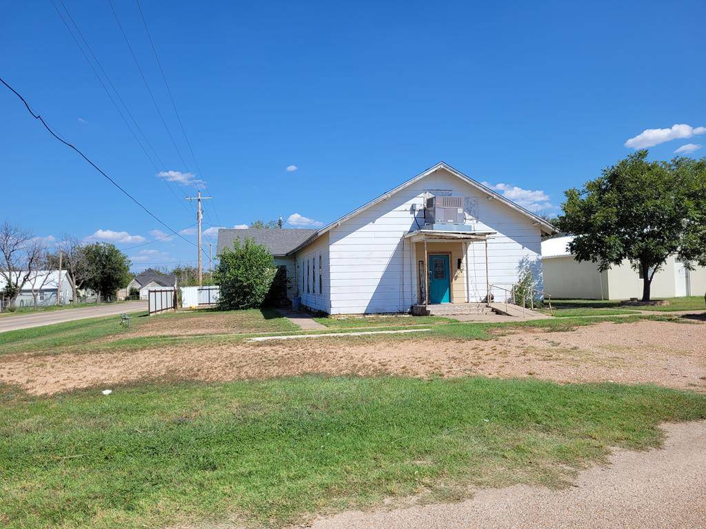 Ballinger, TX 76821,1301 Broad Ave