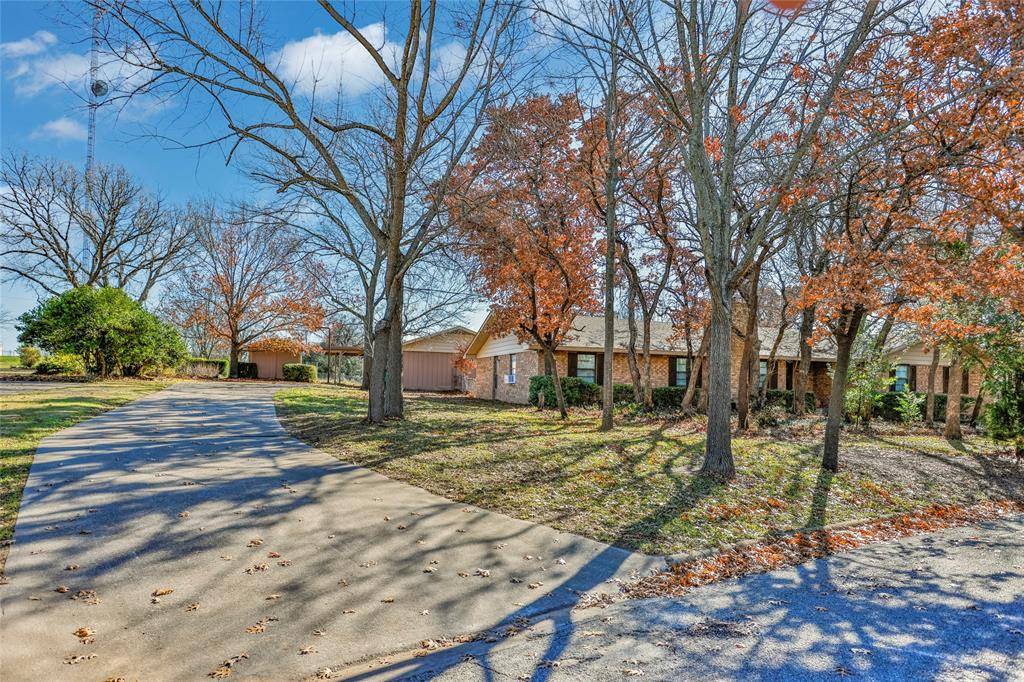 Bowie, TX 76230,14 Creekwood Trail