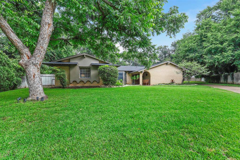 Benbrook, TX 76116,8928 Kincaid Court