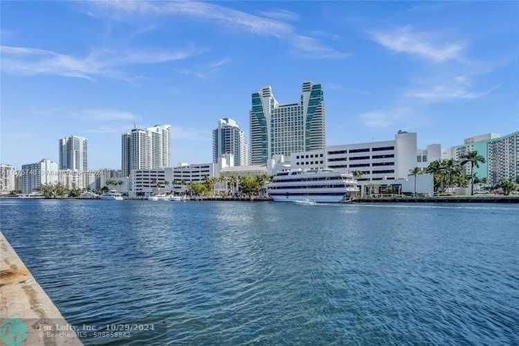 Hallandale Beach, FL 33009,200 Leslie Dr  #323