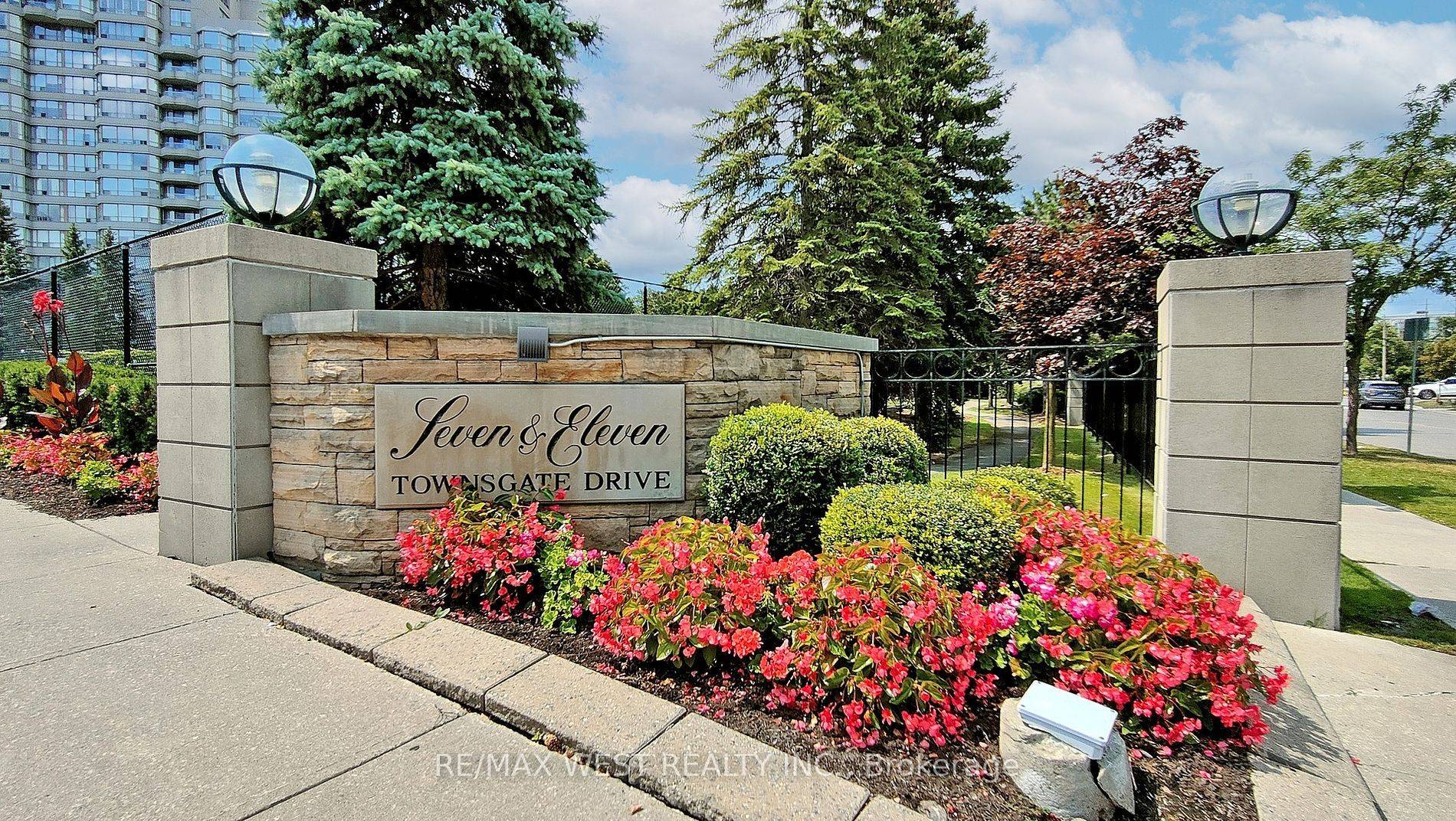 Vaughan, ON L4J 7Z9,7 Townsgate DR #1408