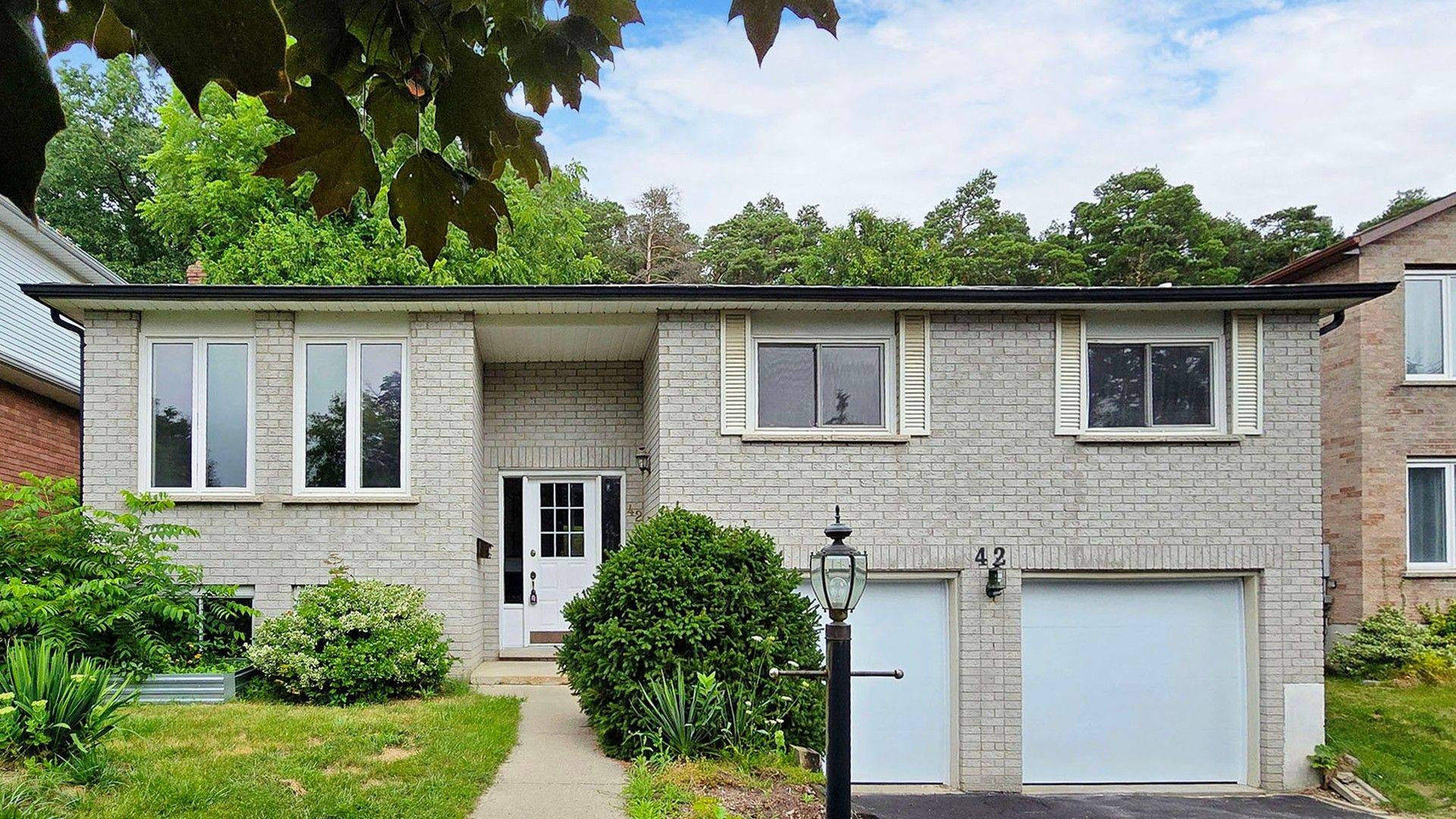 East Gwillimbury, ON L9N 1E9,42 Hollis CRES