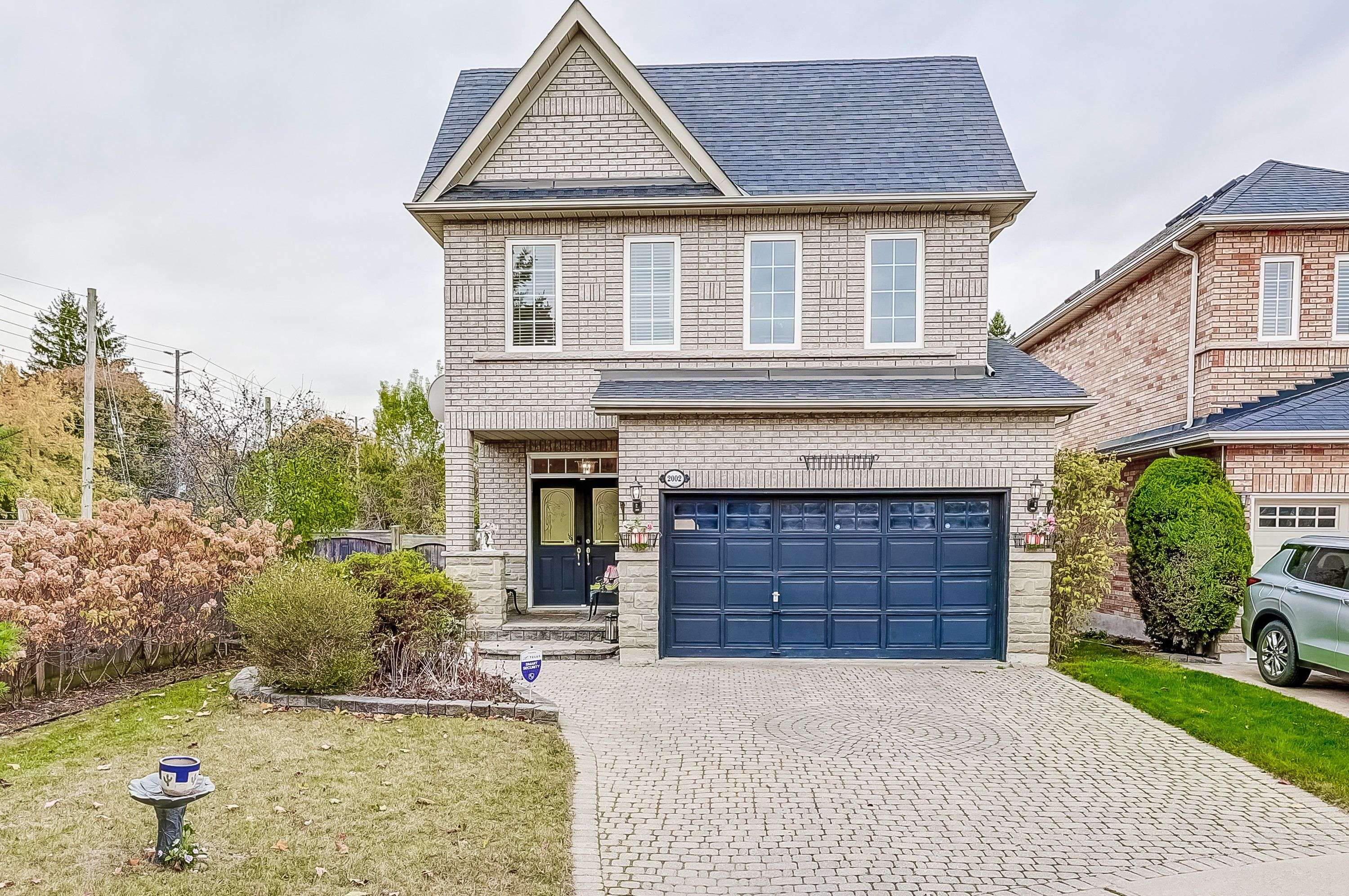 Pickering, ON L1X 2W8,2002 Bloomfield CT