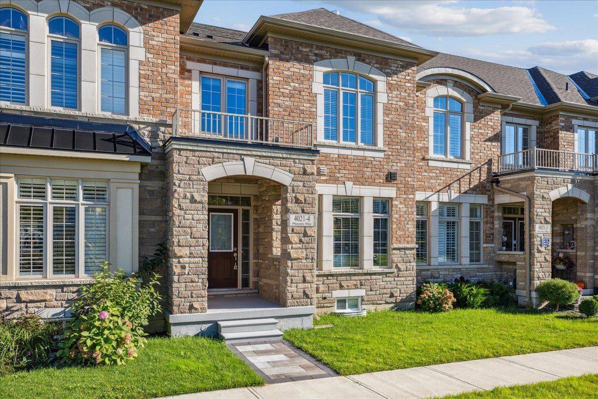 Oakville, ON L6H 3R2,4-4021 Phoenix WAY N