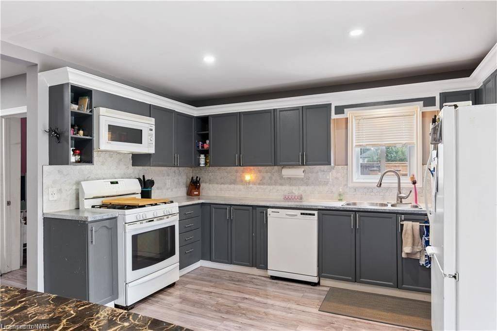 24 CHURCH ST, Port Colborne, ON L3K 2M4