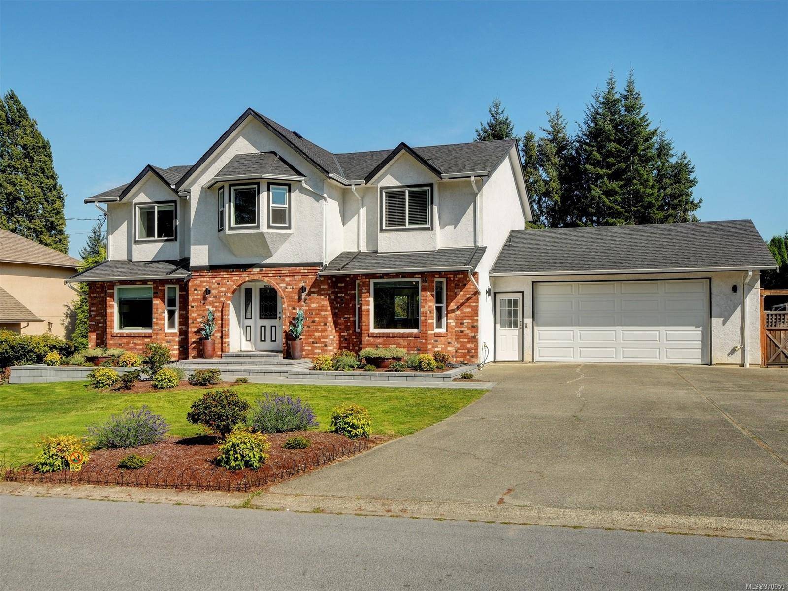 Central Saanich, BC V8Z 5Y2,6277 Robin Way