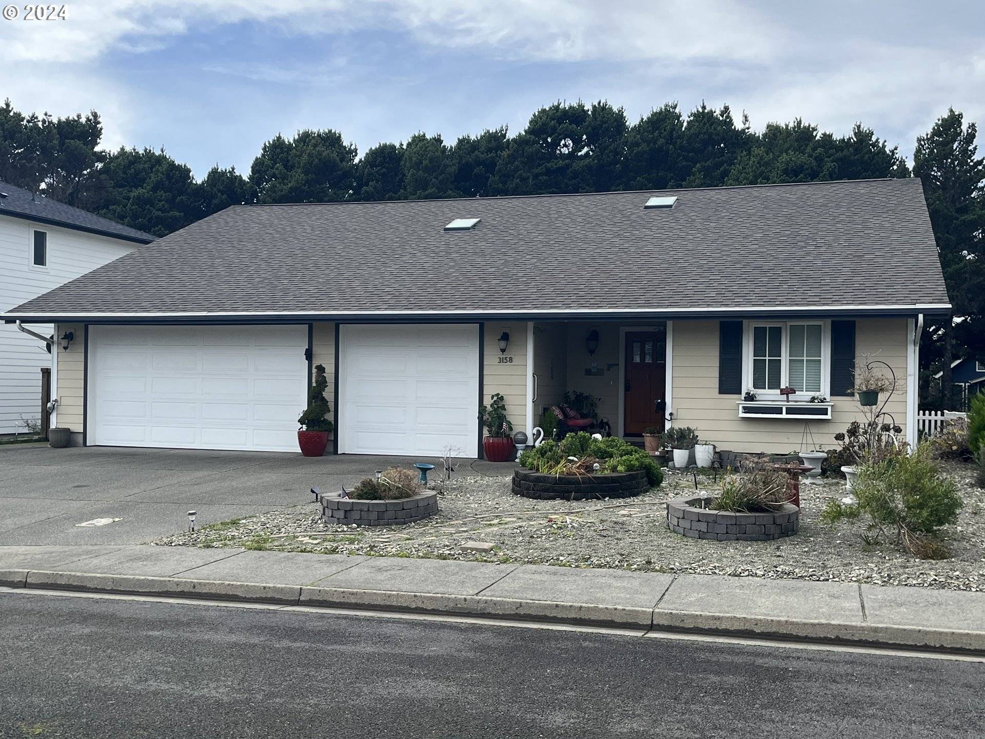 Bandon, OR 97411,3158 PERIWINKLE LN