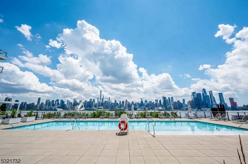 Weehawken Twp., NJ 07086,1200 Avenue at Port Imperial #705