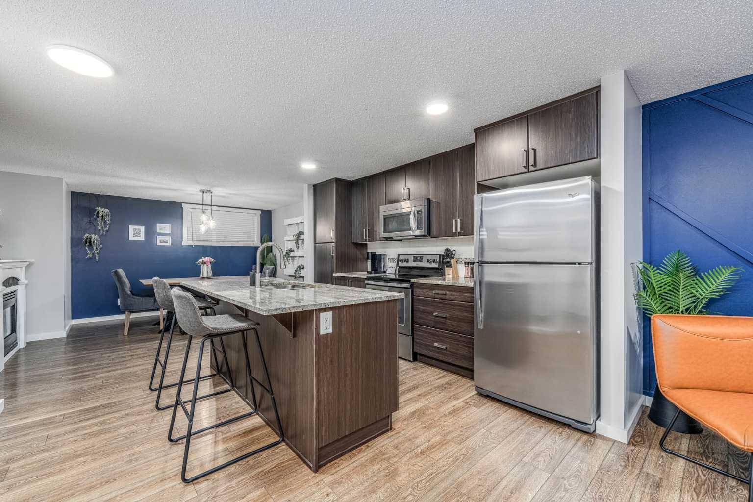 Calgary, AB T2Z 1A8,542 Mckenzie Towne Close SE