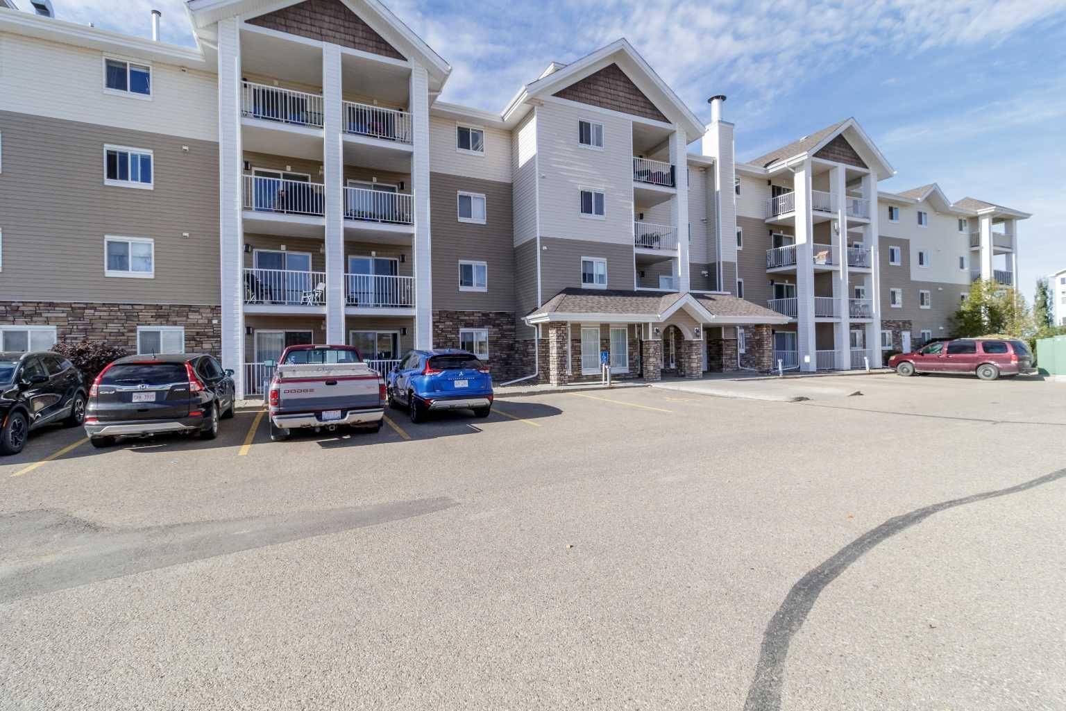 Sylvan Lake, AB T4S 0G9,3 Broadway Rise #314