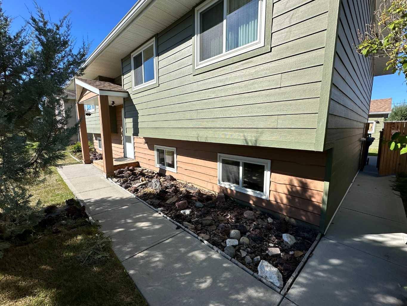 Penhold, AB T0M 1R0,75 Dundee CRES