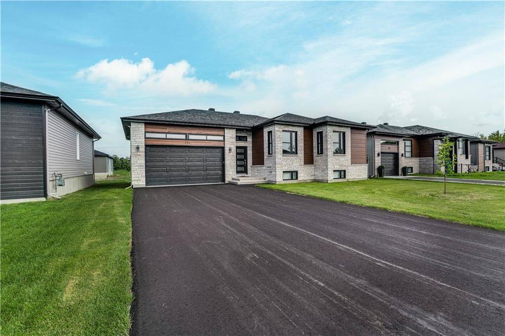 Hawkesbury, ON K6A 3W9,731 LAFRANCE CRES